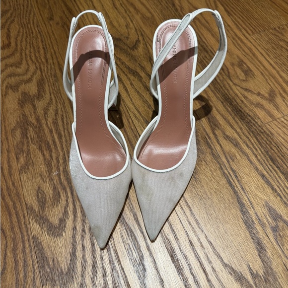 Pointed Slingback Heels in Light Beige/White